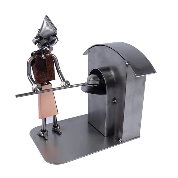 Metalowa figurka Piekarz